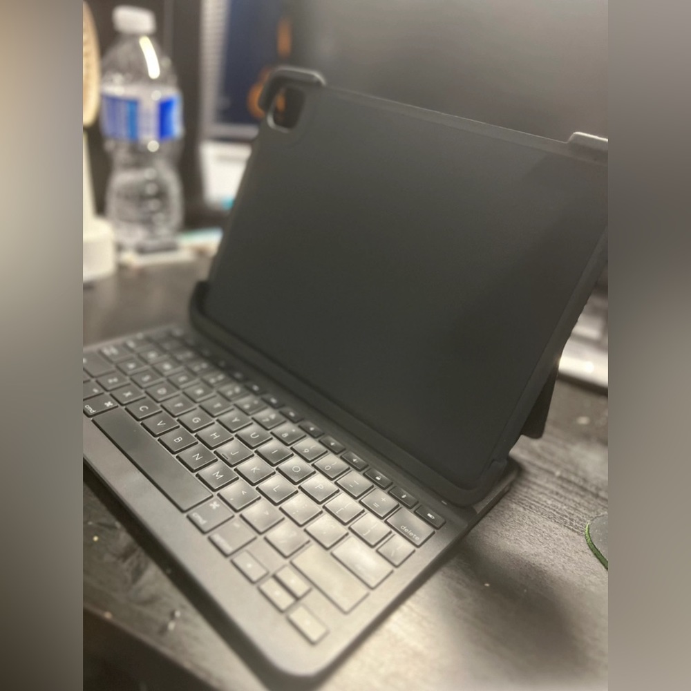 Logitech Bluetooth Keyboard Case for iPad Pro 11-inch